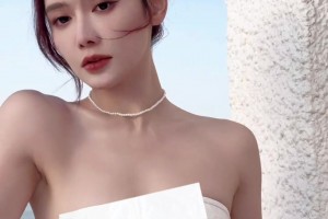 建议直接出道！此前娜姐身穿长裙海边拍照！颜值身材双绝😍