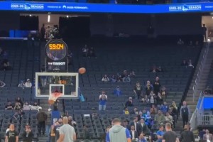 库里赛前热身LOGO三分一击命中，还是那个熟悉的味道！